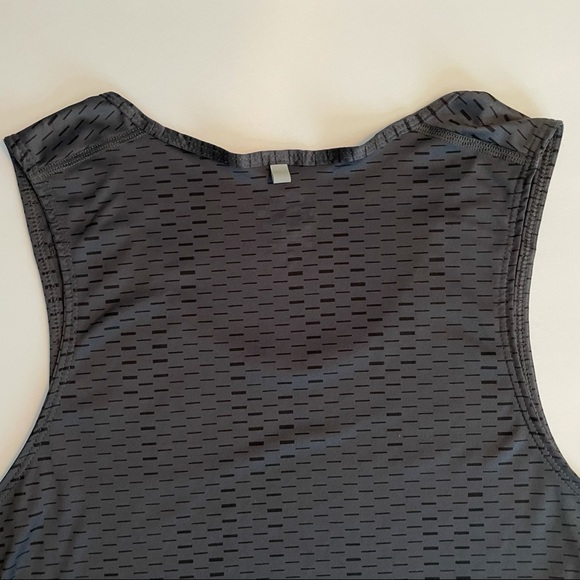 Nike gray woman’s dri-fit tank.  Size Medium. - Picture 10 of 15